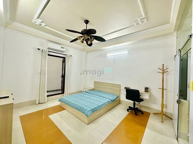 Hình ảnh 1pn ban công tách bếp gần bùng binh Phù Đổng quận 1