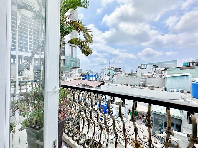 Hình ảnh CHDV ban công gần ngã năm Cống Quỳnh quận 1
