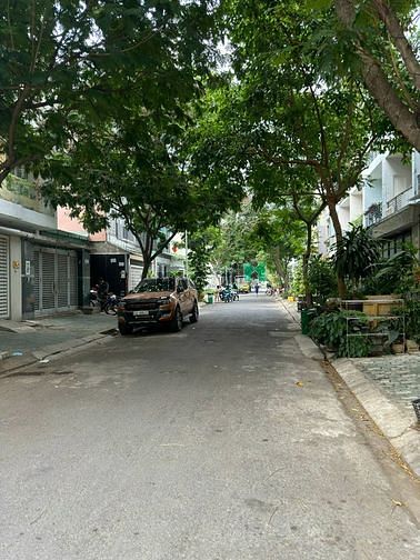 Hình ảnh Bán đất 4x20m Đường Đặng Thùy Trâm , đường 12m , Gần Đại Học Văn Lang