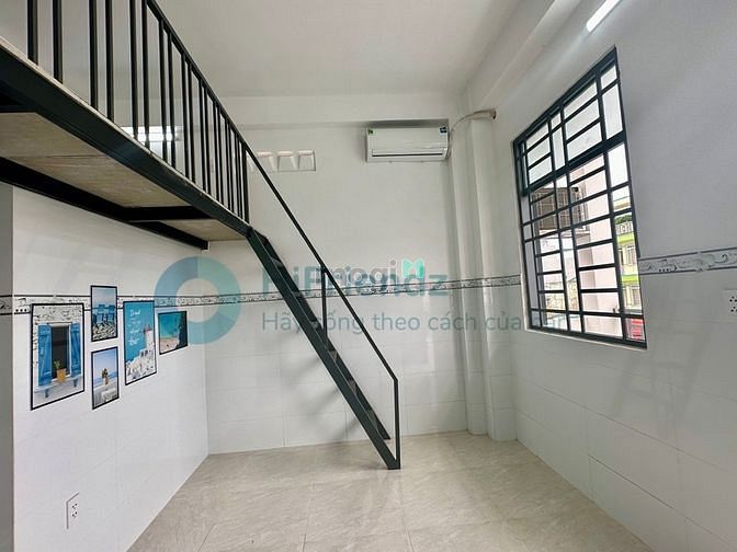 Hình ảnh Duplex ban công. Nội thất cơ bản - hầm xe, thang máy, bảo vệ 24/7