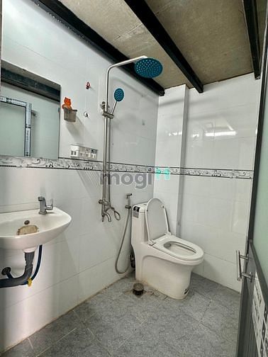 Hình ảnh Duplex ban công. Nội thất cơ bản - hầm xe, thang máy, bảo vệ 24/7