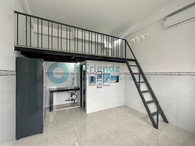 Hình ảnh Duplex ban công. Nội thất cơ bản - hầm xe, thang máy, bảo vệ 24/7
