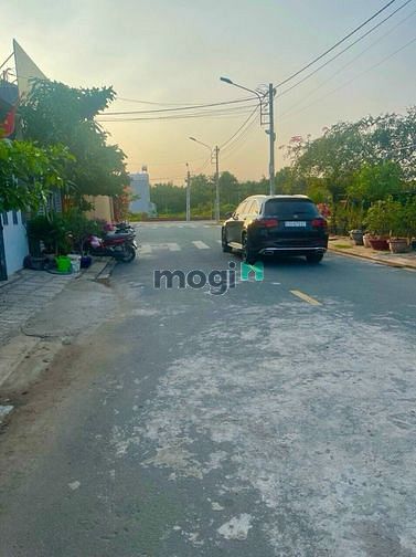 Hình ảnh Bán Lô Đất 80.6m2 Đường Long Thuận.P. Trường Thạnh