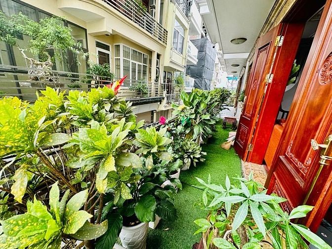 Hình ảnh Đẳng cấp nhà phố Tư Đình 7 tầng thang máy gara ô tô