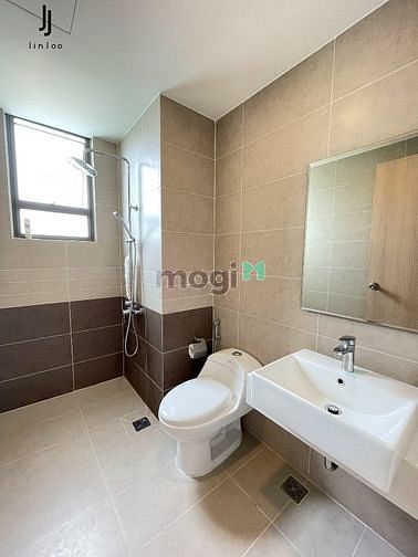 Hình ảnh Trống sẵn studio cửa sổ siêu lớn full nội thất, thoải mái Tân Phú