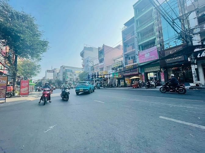 Hình ảnh Cho thuê nhà MT  Nguyễn Gia Trí. P. 25. Q. Bình Thạnh. Giá 70 triệu