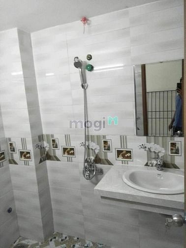 Hình ảnh Cho thuê nhà 2 tầng MT Lâm Quang Thự 4Pn