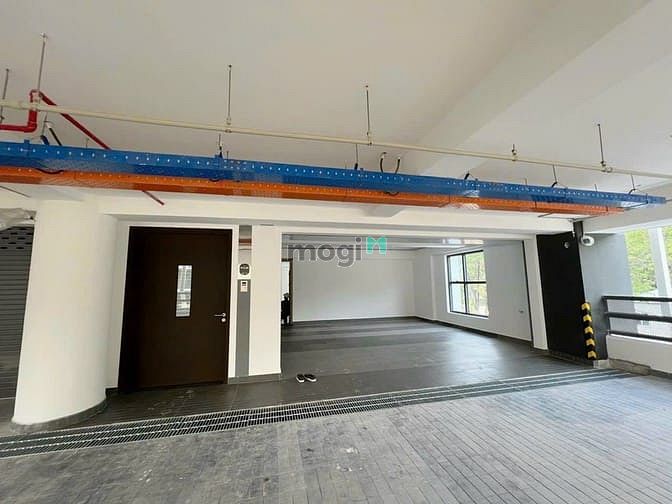 Hình ảnh Sky Villas Tân Phú , xe hơi lên tận nhà , 230m2 , giá : 28tr/th .
