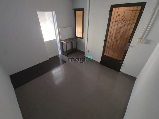 Hình ảnh Cho thuê Phòng 18m2 (mới sơn), có ban công rộng, Lê Văn Sỹ, Q3