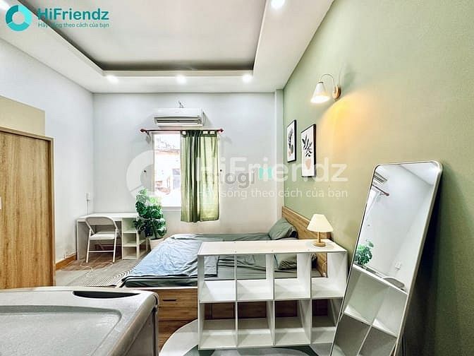 Hình ảnh Phòng Studio cửa sổ trời thoáng mát, tone màu xanh mát mẻ