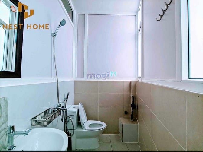 Hình ảnh CH full nội thất có cửa sổ thoáng ngay sân bay TSN
