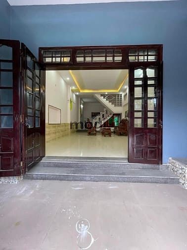 Hình ảnh Cho thuê nhà 2 tầng MT Đào Sư Tích gần bến xe