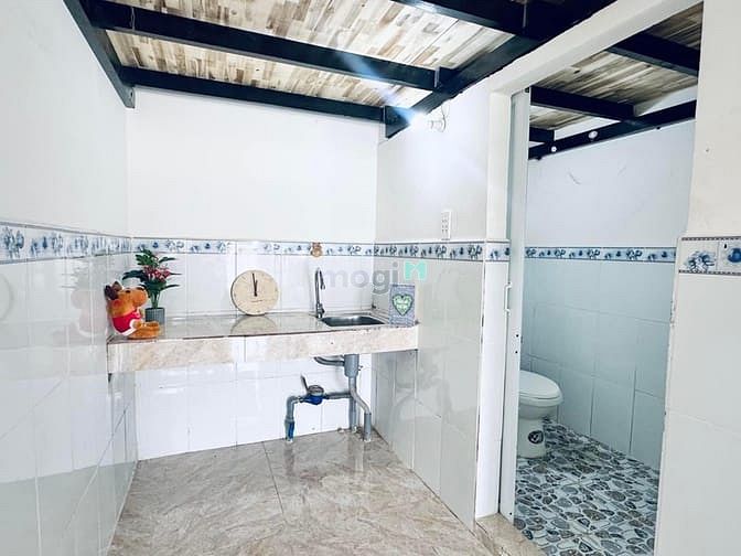 Hình ảnh Phòng trọ mới sạch sẽ ban công thoáng mát
