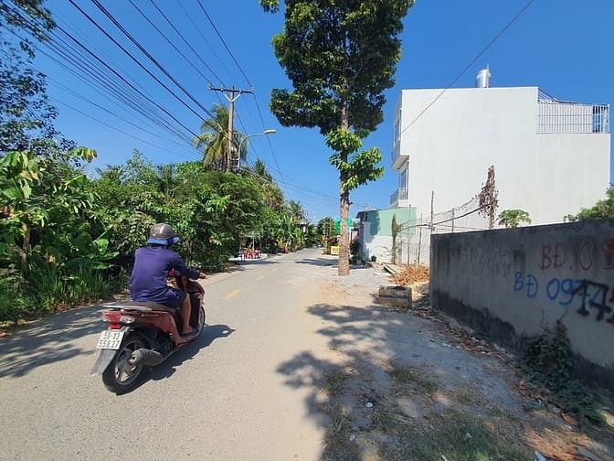 Hình ảnh Bán đất Q9 Dt 430m2 full thổ cư ngang 10m Giá 14 tỷ