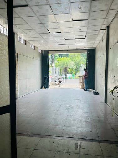 Hình ảnh Cho thuê nhà 2 tầng Nguyễn Tri Phương 215m2