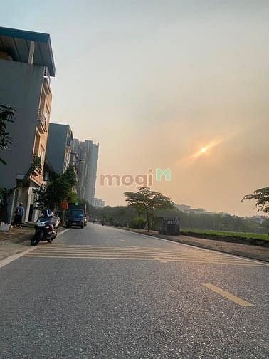 Hình ảnh Đất tái định cư Giang Biên, view triệu đô, ở sướng