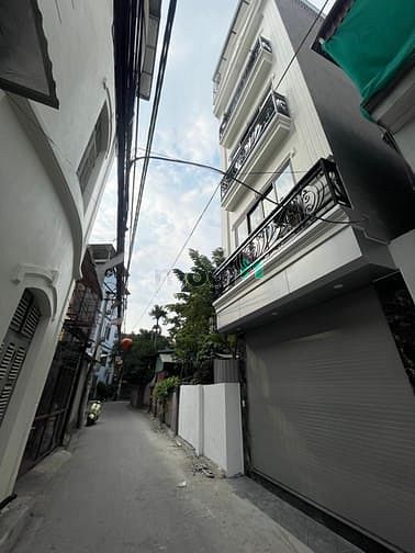 Hình ảnh Bán nhà 5 tầng thang máy phố Phúc Lợi, ngõ thông ô tô 7 chỗ qua nhà