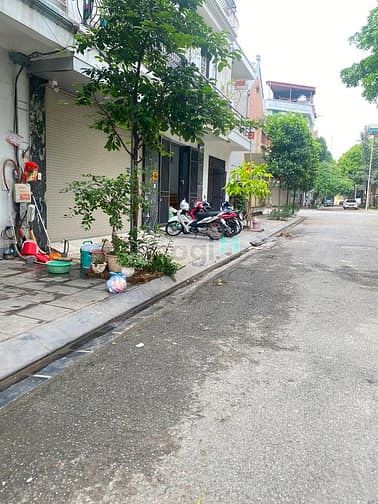 Hình ảnh Hàng độc quyền, giá chính chủ phố Đặng Vũ Hỷ