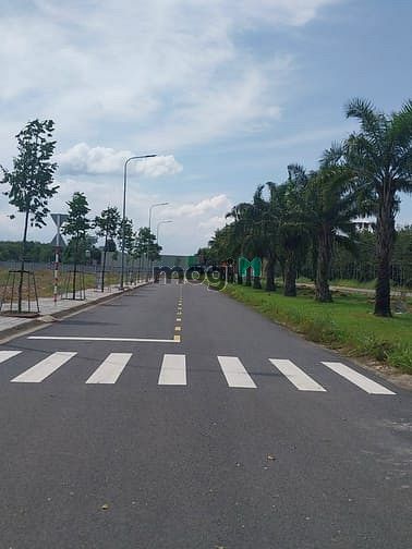 Hình ảnh Bán nhanh 30 nền đất đường Nguyễn Hoàng,An Phú,Q.2,giá 2tỷ250/80M2.SHR