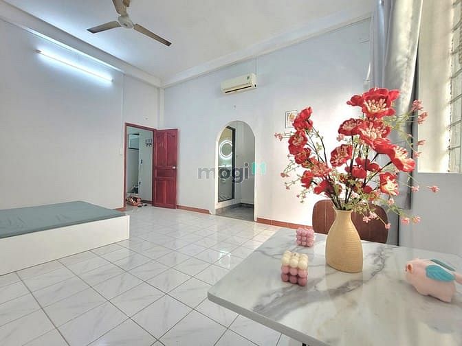 Hình ảnh Mb6623 nạp rút nhanh chóng ban công, tách bếp, Quận 10 gần Vạn Hạnh Mall, Đh. Huflit