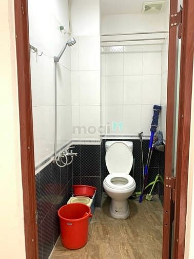 Hình ảnh Cho thuê mặt bằng tầng 1 MT Ngô Quyền gần chợ Chiều - 6tr/tháng
