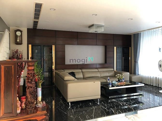 Hình ảnh Biệt thự khu Ao Sen Tên Lửa, Bình Tân, 10x20m, có hầm,nội thất cao cấp
