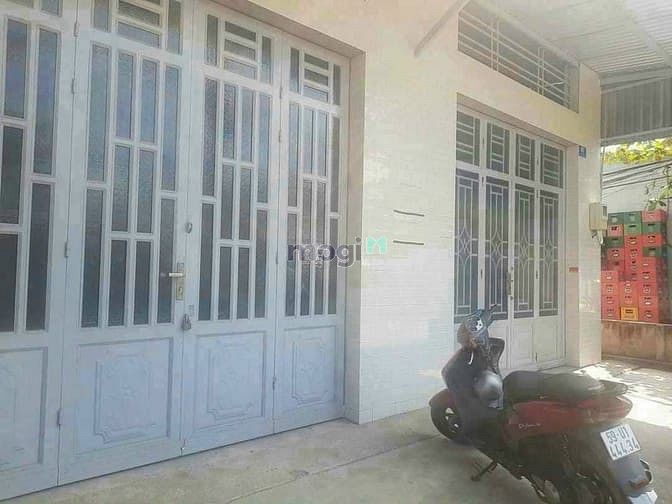 Hình ảnh Cho thuê kho 180m2, đường tải 10 tấn, điện 3 pha - QL50