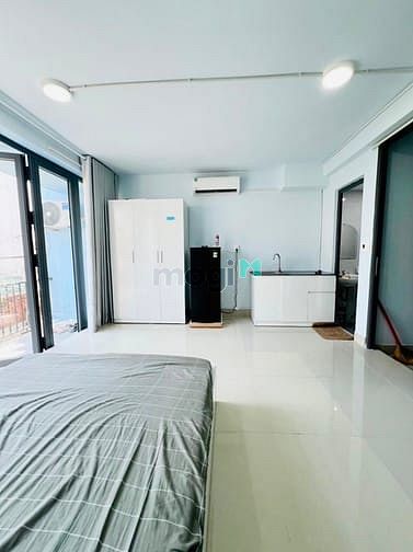 Hình ảnh Studio ban công lớn_Full nội thất mới Dương Quảng Hàm