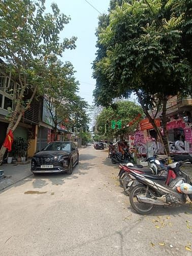 Hình ảnh Bán đất phố Đội Cấn Ba Đình 65m x MT 6m. Kinh doanh.Ô Tô tránh.