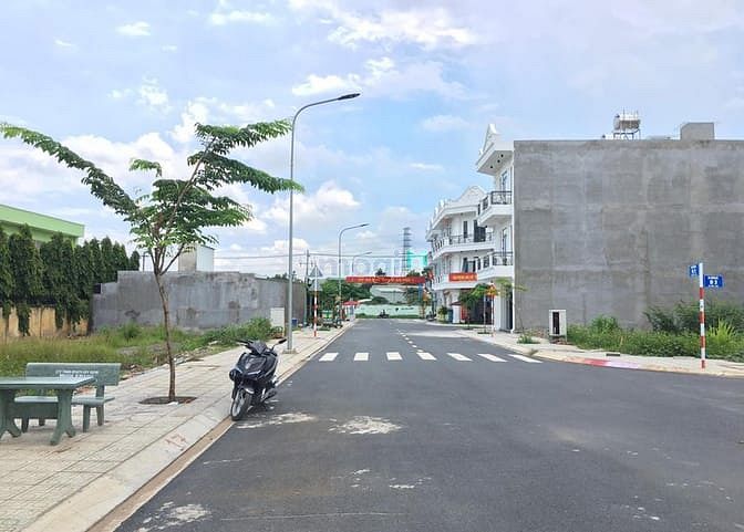 Hình ảnh Cần bán 10 nền đất Tân Phú,Q.7, TP.HCM,giá 3 tỷ 200tr /80m2,có SHR