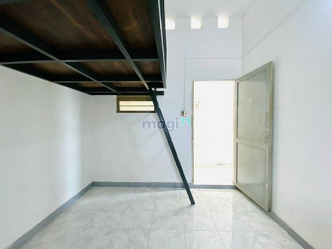 Hình ảnh Chính Chủ Cho Thuê Phòng Có Gác Bếp Mới Sửa