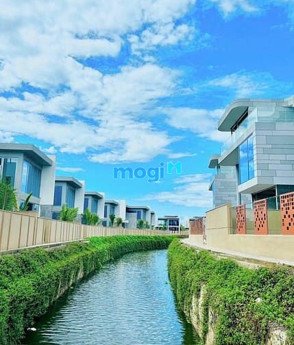 Hình ảnh Bán villa full nội thất view kênh cho thuê 120tr/tháng