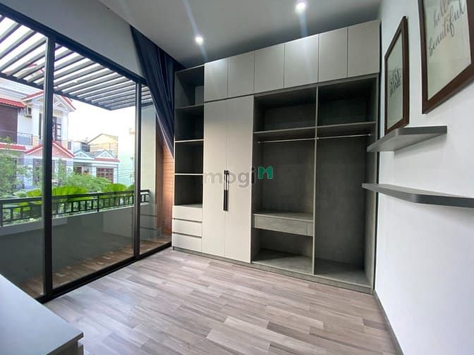 Hình ảnh Cho thuê Biệt thự sân vườn Bùi Viện , Ngang 10 m , 4 phòng ngủ