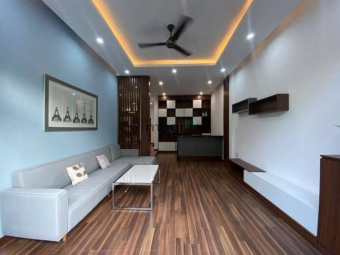 Hình ảnh Cho thuê Biệt thự sân vườn Bùi Viện , Ngang 10 m , 4 phòng ngủ