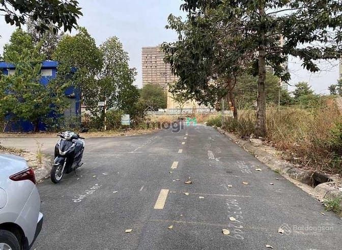 Hình ảnh Thanh lý vài lô MT Trương Văn Bang, TML, Q.2 SHR sang tên 75m2 2TỶ250.