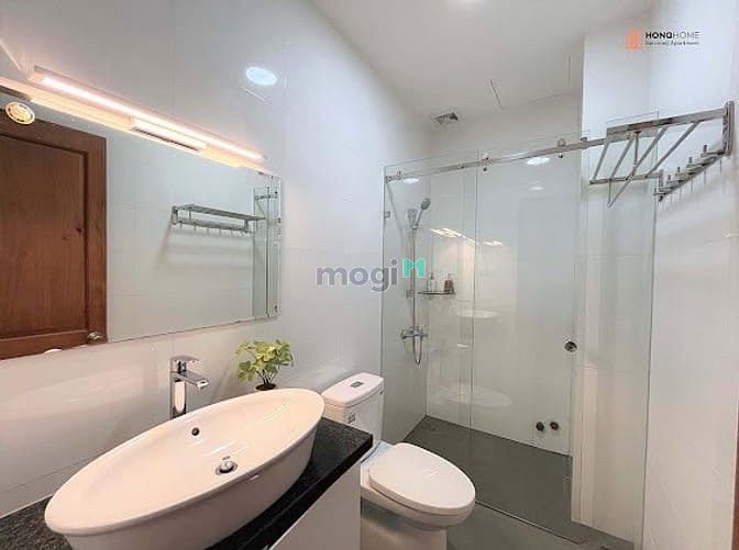 Hình ảnh Phòng Ban Công Siêu Rộng Hoàng Sa Quận 1