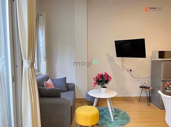 Hình ảnh Phòng Ban Công Siêu Rộng Hoàng Sa Quận 1