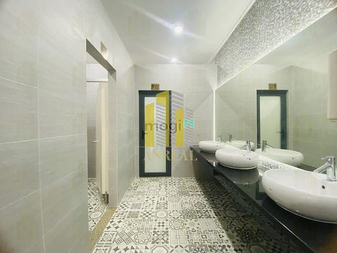 Hình ảnh Toà Văn Phòng Gần 3000m2 View Sông Hầm 4 Lầu Sàn Trống Giá Từ 350Triệu