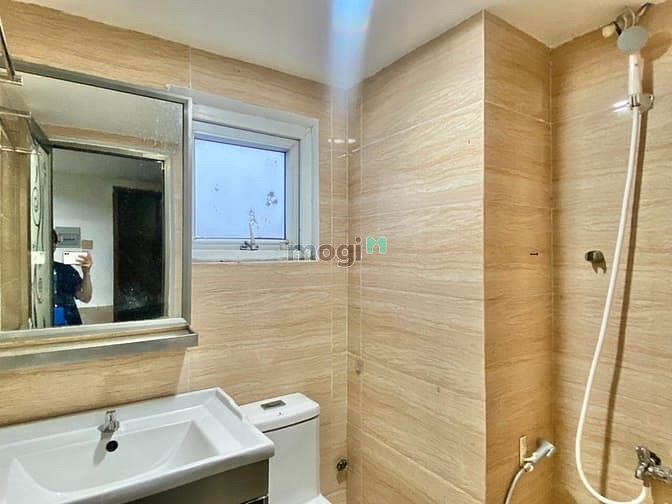 Hình ảnh Cho Thuê Phòng Gác - Máy Lạnh - Thang Máy Sát Cao Đẳng Công Thương
