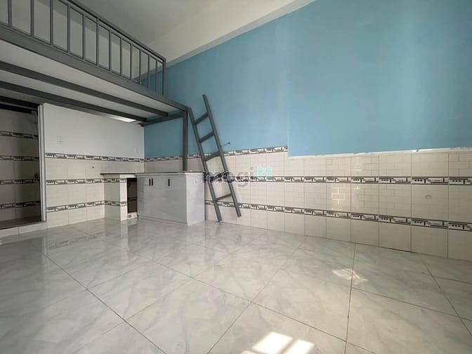 Hình ảnh Duplex Ngay Lạc Long Quân giá rẻ Sinh viên