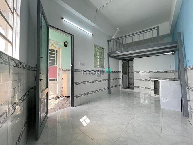 Hình ảnh Duplex Ngay Lạc Long Quân giá rẻ Sinh viên