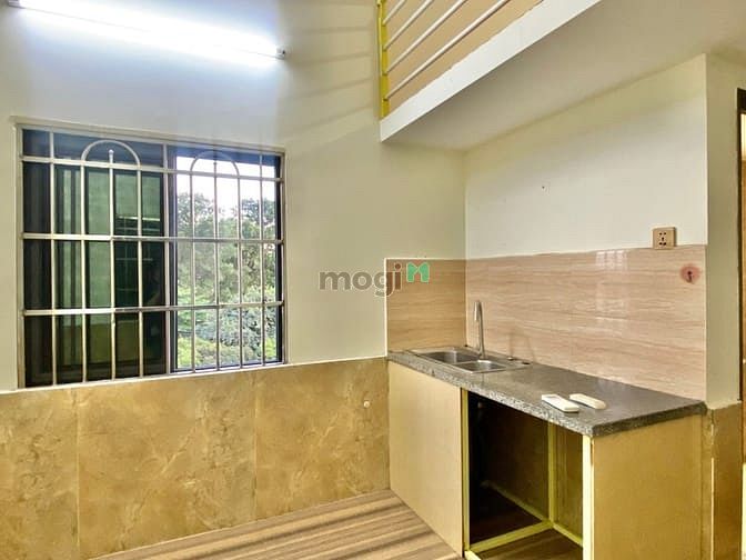 Hình ảnh Cho Thuê Phòng Gác - Máy Lạnh - Thang Máy Sát Cao Đẳng Công Thương