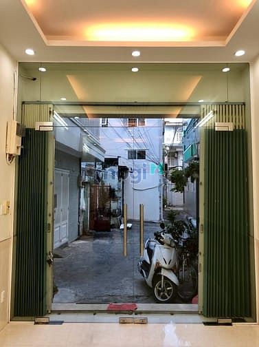 Hình ảnh Bán Gấp Nhà Hẻm Cách Mạng Tháng Tám, P15, Q10