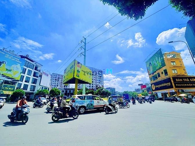 Hình ảnh Cho Thuê Nhà GÓC 2MT 22 Âu Cơ + Lê Đại Hành, Quận Tân Bình ( 9x15m )