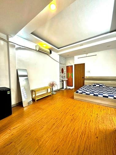 Hình ảnh Chính chủ Full nội thất, Mới 100%, 26m2, Thang máy, Có bếp, Hầm xe BẠN