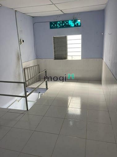 Hình ảnh Phòng gác rộng gần Đầm Sen 3tr