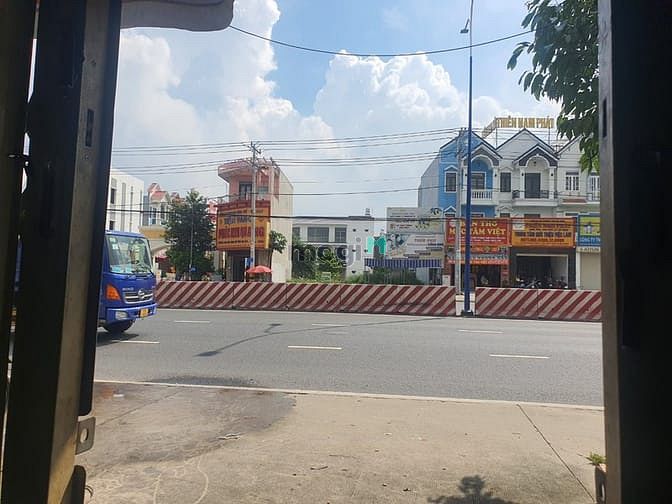 Hình ảnh Bán Đất mặt tiền DT 743 tặng 20 phòng trọ ngay chợ phú phong