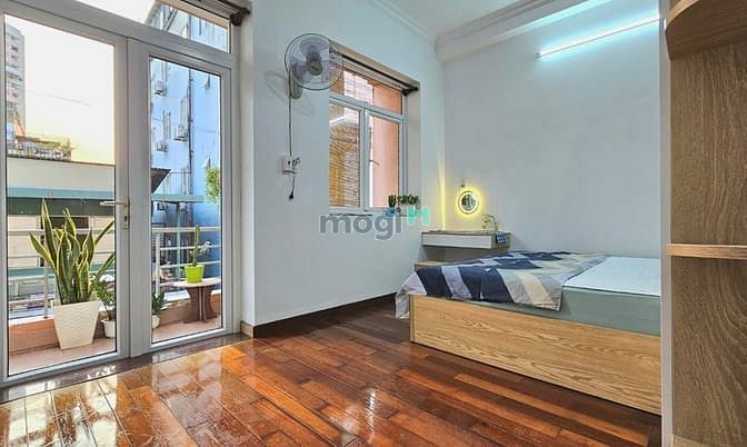 Hình ảnh Cho thuê căn 2PN giá rẻ ban công 55m2 Full nội thất quận 3