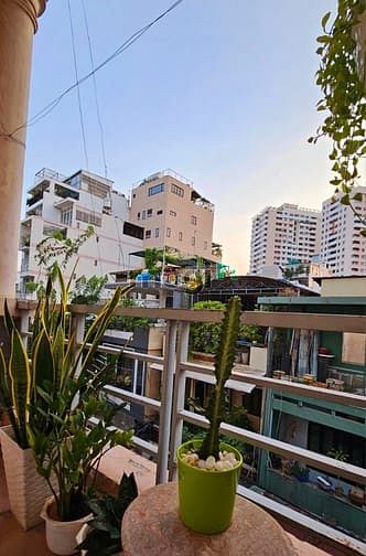 Hình ảnh Cho thuê căn 2PN giá rẻ ban công 55m2 Full nội thất quận 3