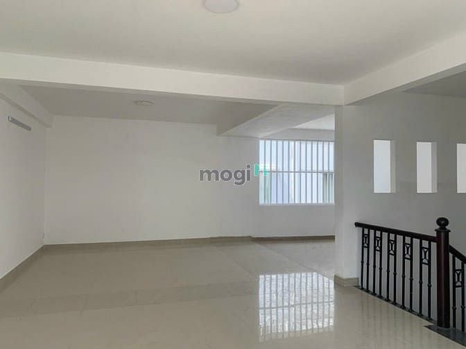 Hình ảnh Cho Thuê nhà 5 tầng số 84B Út Tịch, Phương 4, Tân Bình